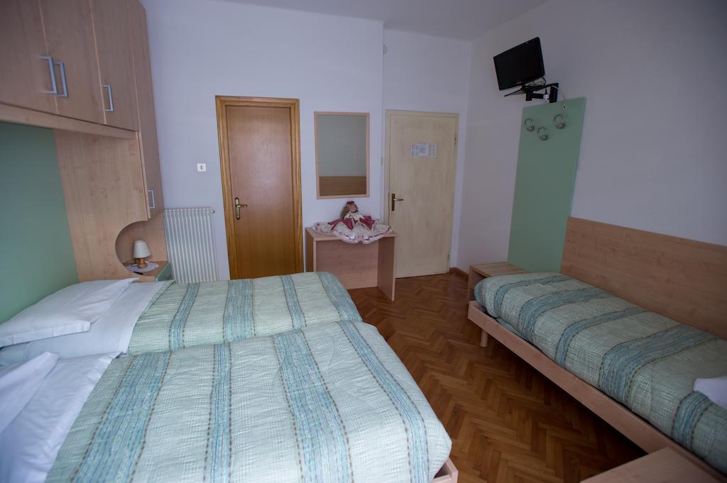 Albergo Italia Molveno Quarto foto